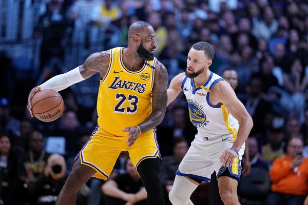 在线配资交易网址 名嘴：老詹留湖人或去勇士都难夺冠 但他与库里搭档比赛会很精彩
